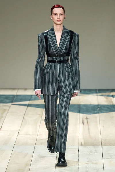 Look 20